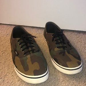 Barely worn, in good condition canvas camo vans
